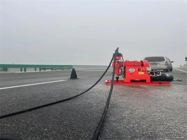 罗定马路路基路面开裂下沉注浆加固灌浆